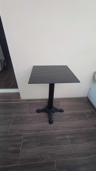 Масичка с камък  за балкон