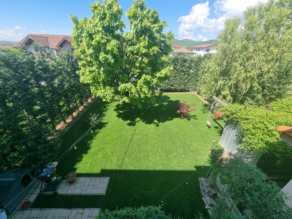 Vând casă tip duplex zona Dura