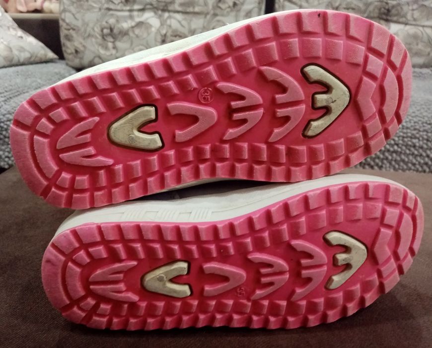 Продам, дутыши для девочки