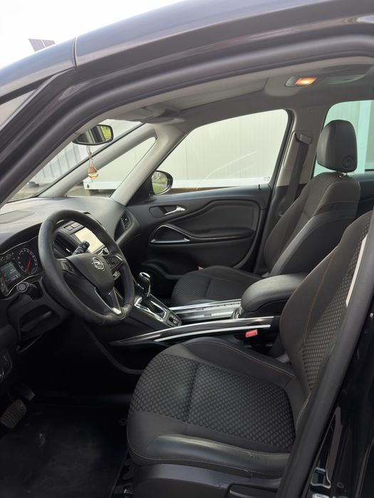 Opel Zafira Facelift 2019 Automată 7 Locuri 1.6 Benzină 136CP