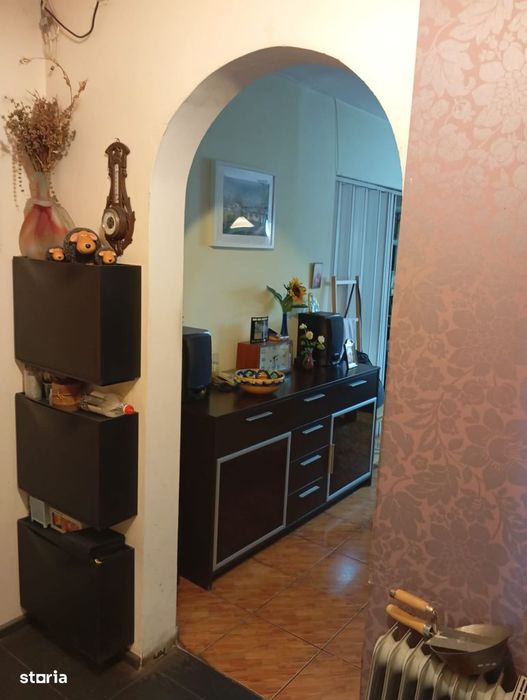 Apartament 4 Camere De Vânzare – Zonă Centrală — fotografia 2