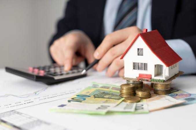 CREDITE ȘI INVESTIȚII: credite imobiliare, credite pentru afaceri, credite agricole etc.