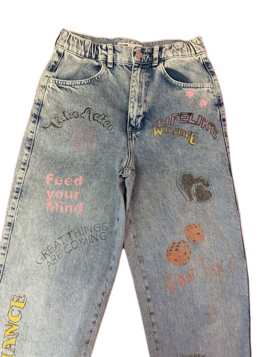 Blugi Bershka Jogger Mom Fit imprimeu graffiti Y2K mărimea XS