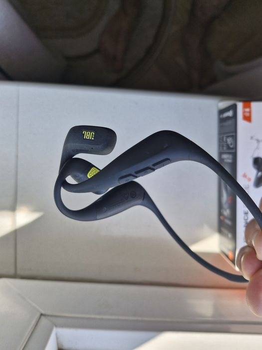 Casti JBL Endurance, rezistente la apa