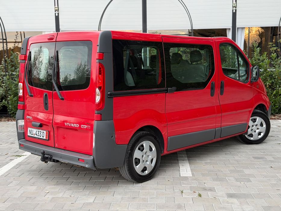 Opel Vivaro | Pilot Automat | 9Locuri | Clima | Carlig|Euro5|