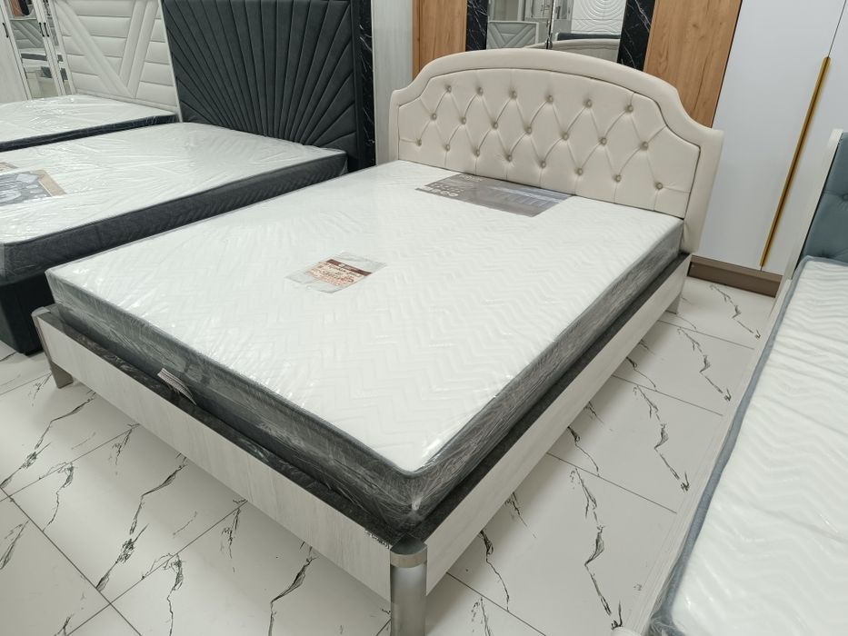 Кровать двуспальная НА СКИДКЕ!