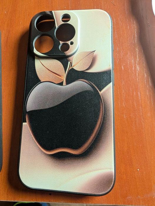 Продавам калъфи за аифон 16 про перфектни