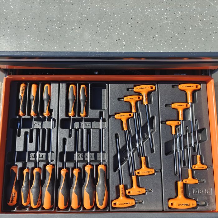 BETA количка с инструменти