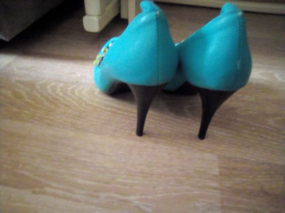 Ботильоны новые яркие