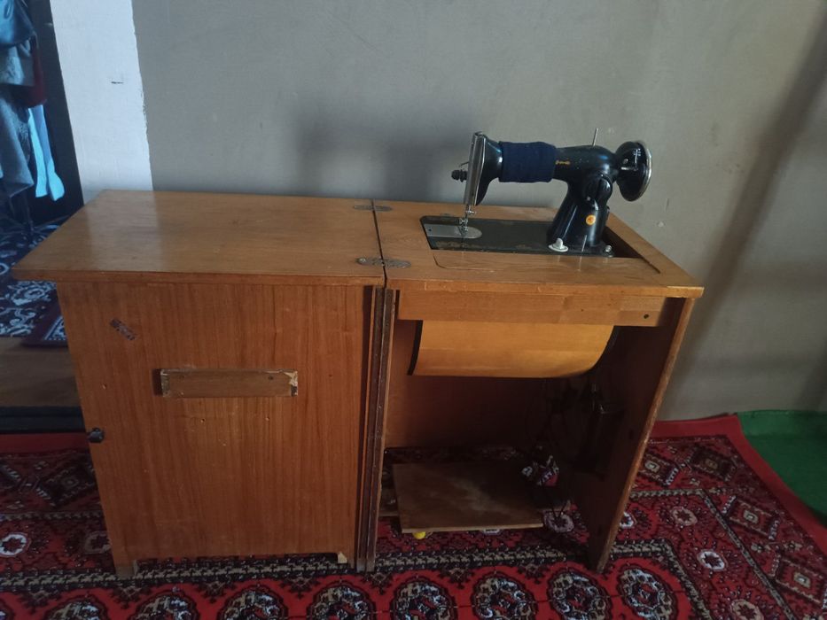 Tikuv mashinasi sotiladi qiziq boʻlsa aloqaga chiqing