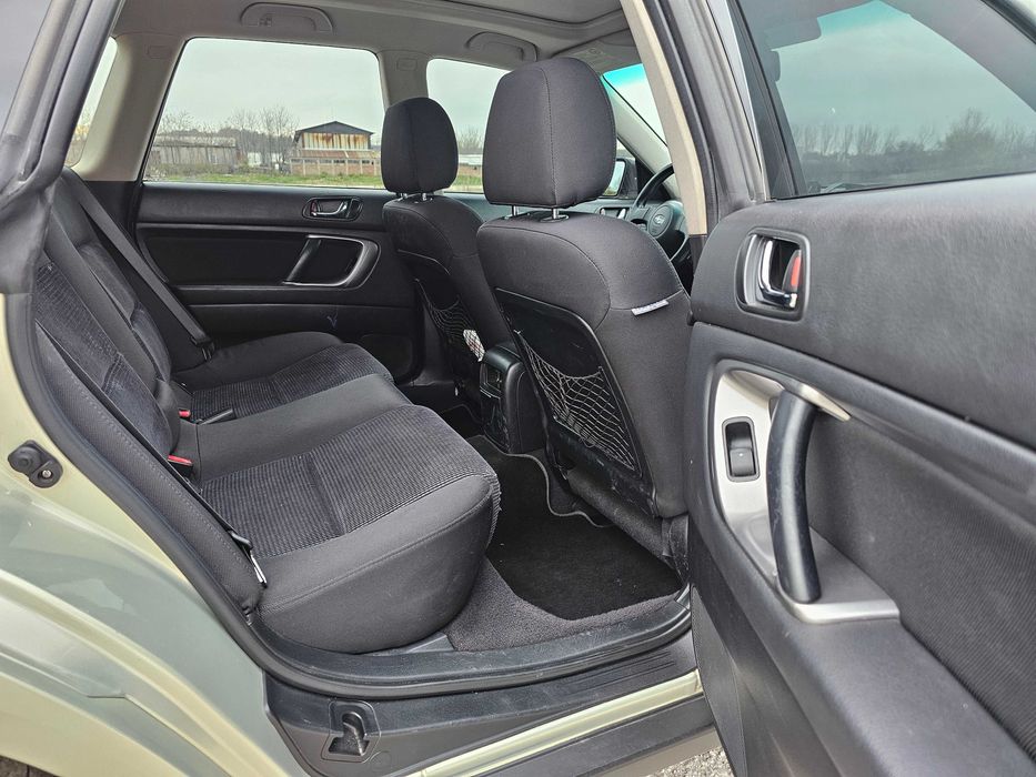 КАПАРИРАН . Subaru outback 2.5 benzin\gas automatic