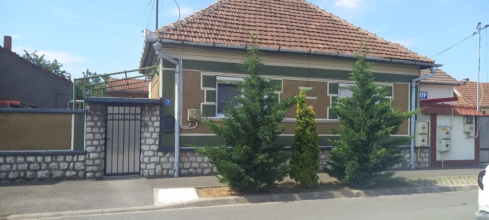 Casă  de  vânzare
