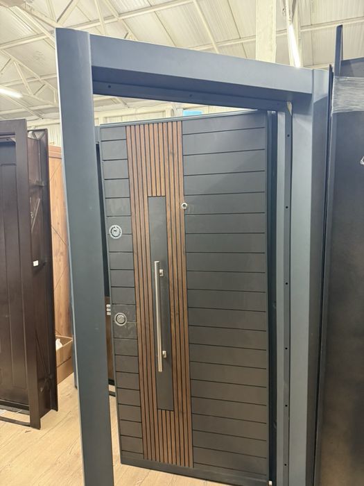 входни врати нови на склад вносител