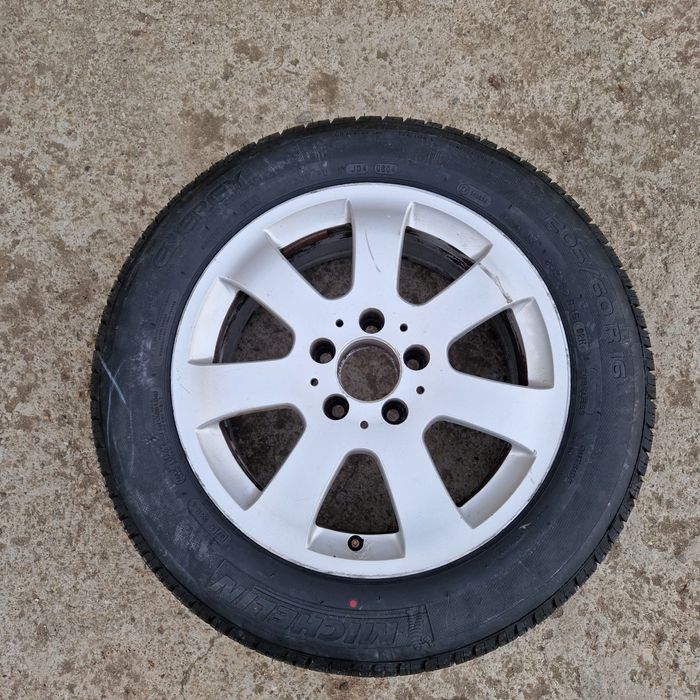 Roata rezerva Mercedes r16 și cric