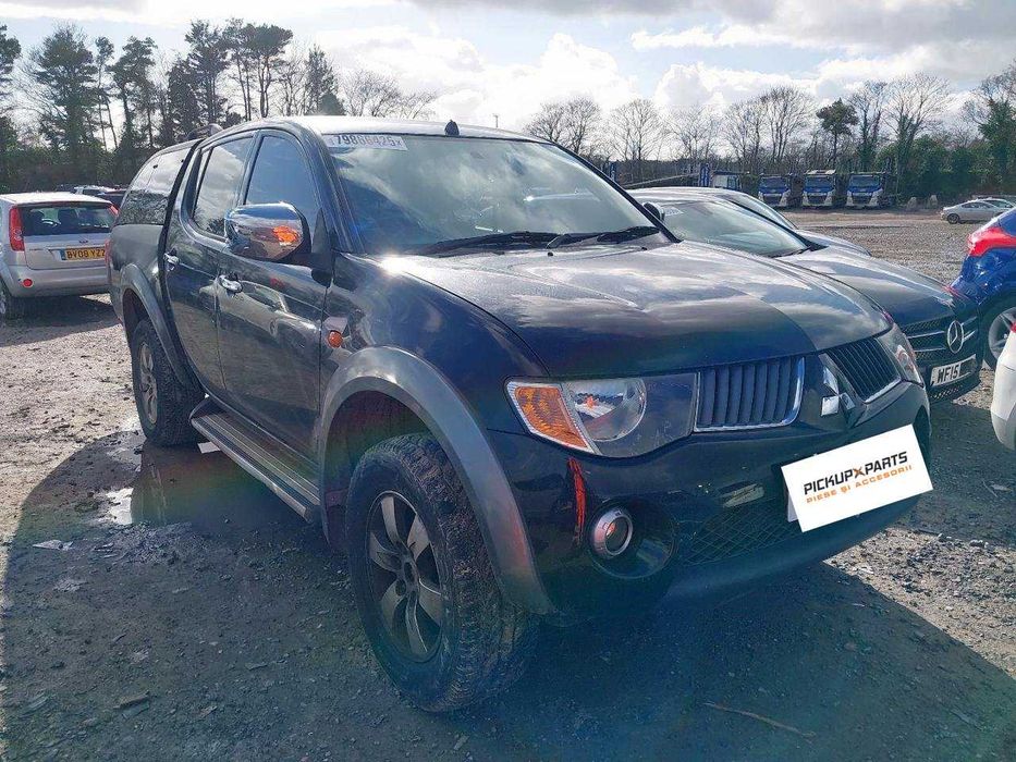 Dezmembrez Mitsubishi L200 2.5 Diesel 2007