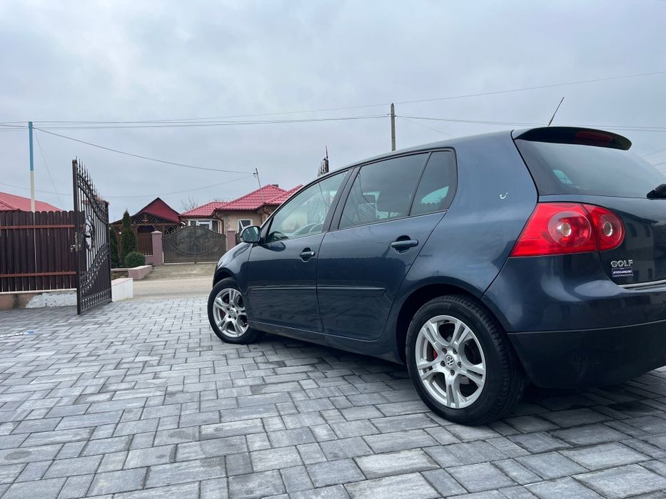 Vând vw Golf 5 2.0