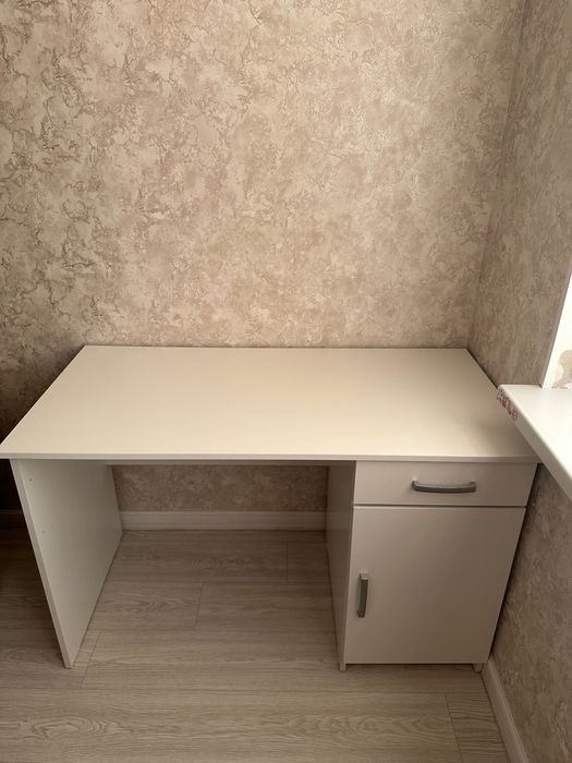 Продам компьютерный стол