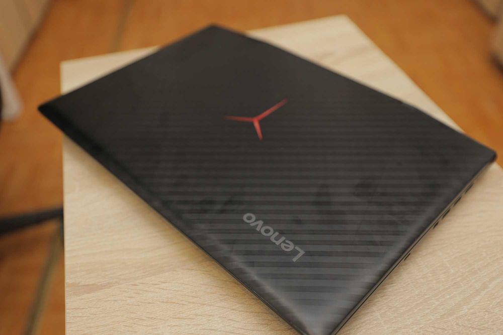 Lenovo legion Y720