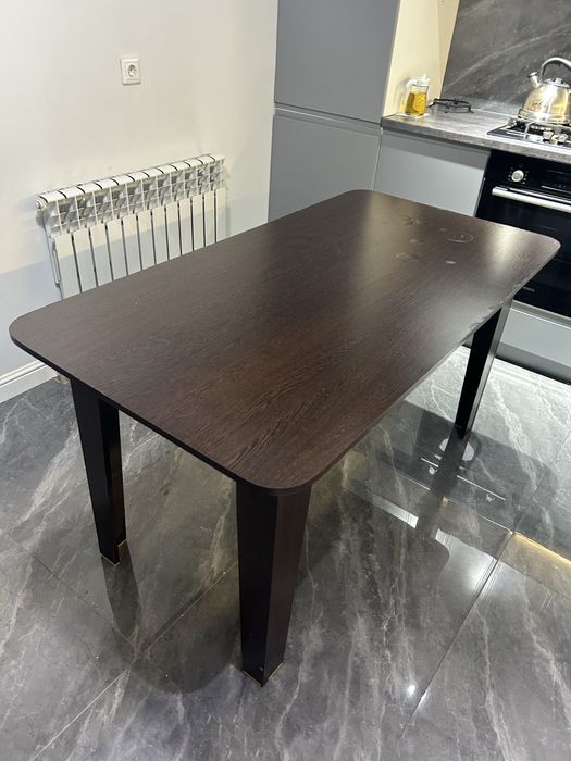 продам стол и стулья