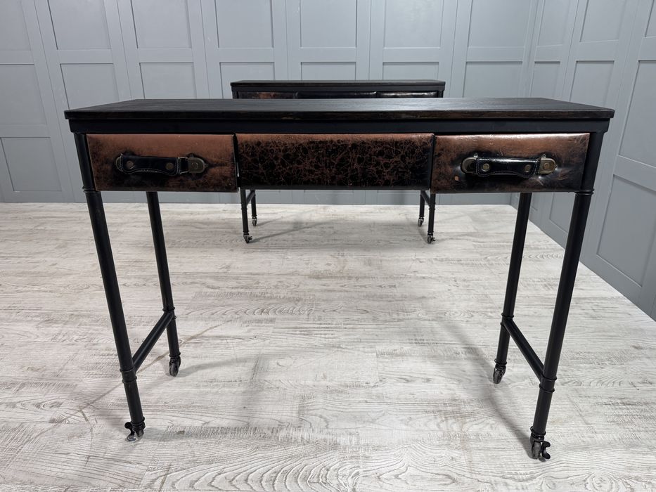 Конзолни маси в индустриален стил Р472