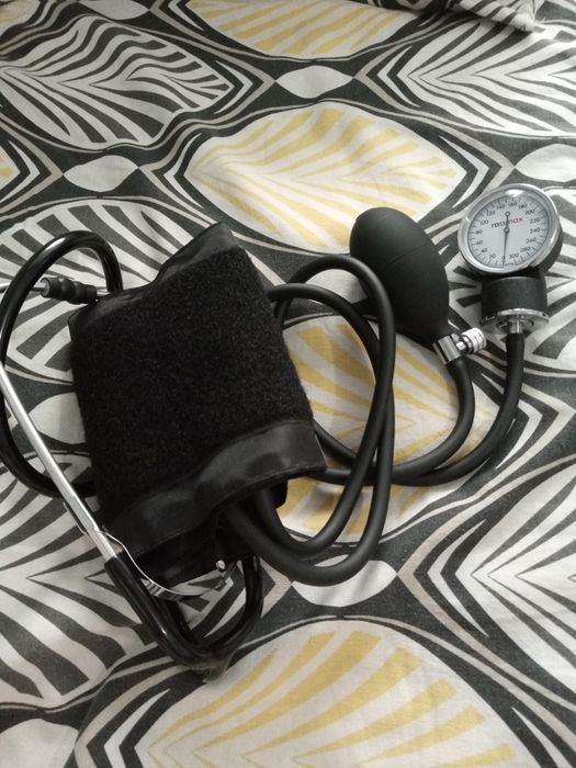 Тонометр б/у не работает