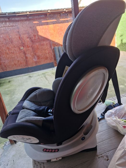 Vand scaun auto 360 cu isofix