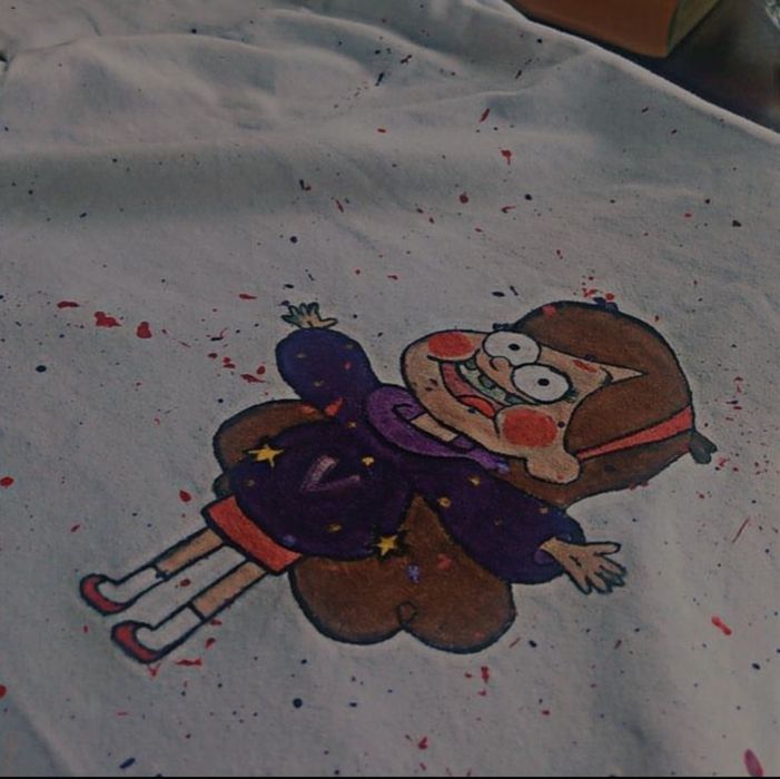 Ръчно нарисувани тениски и блузи