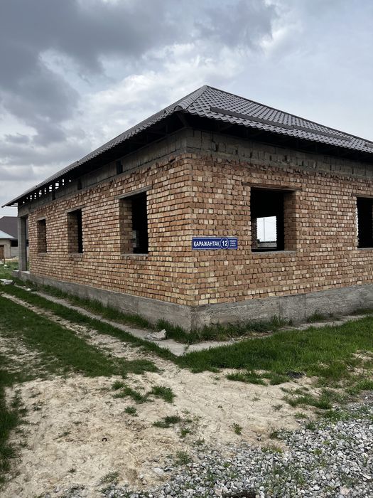 Продается дом ( не достроенный)