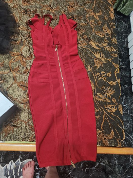 Червена рокля по тялото ,Бандажна