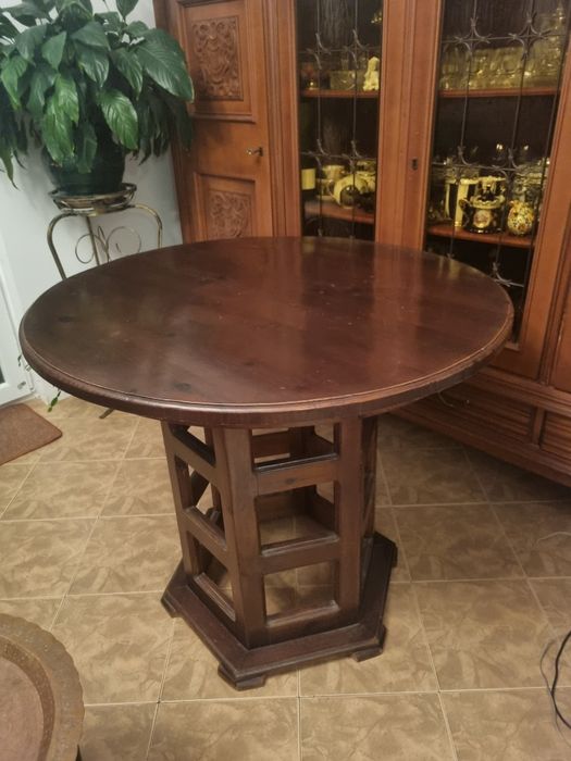 Масивна трапезна маса