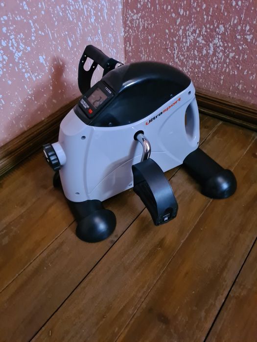 Мини велоергометър за раздвижване на краката