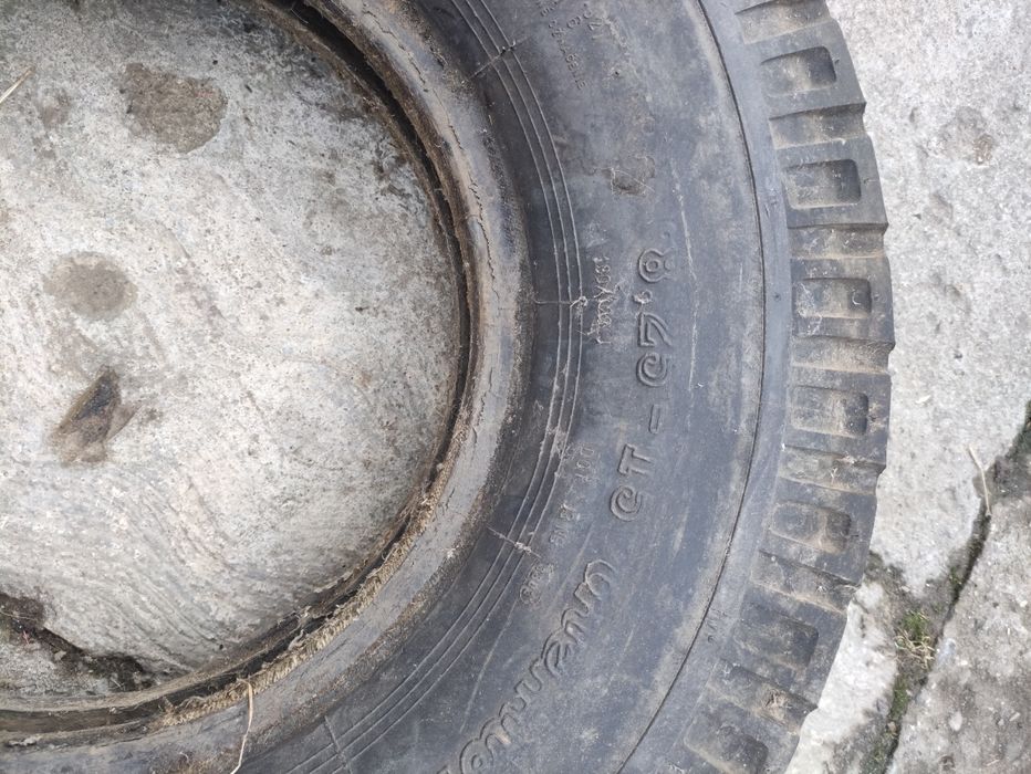 Vând 4 cauciucuri trailer 8.25- 15