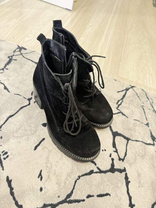 Продам  ботинки осенние Астана