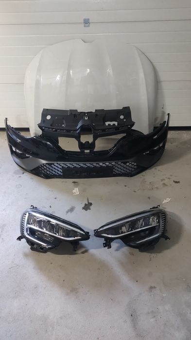 Bara fata ,  faruri Megan 4 facelift GT