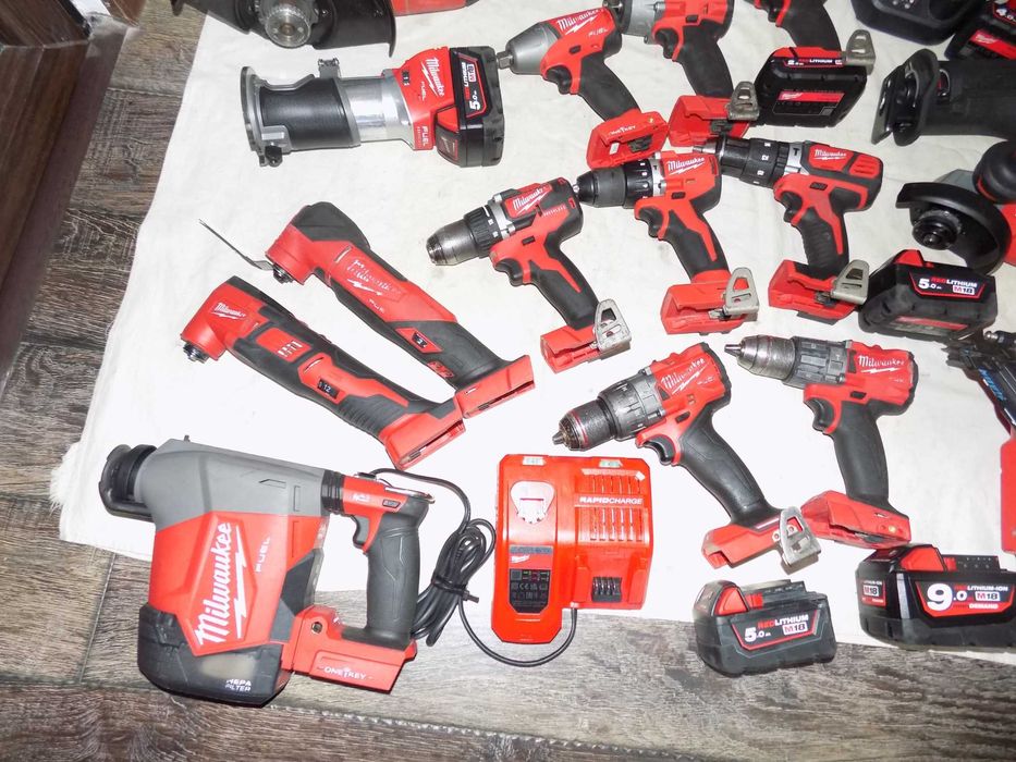 Fierastrau cu banda 12/18V Milwaukee M 18 FFN