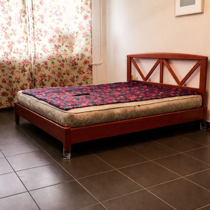 Кровать натуральное дерево