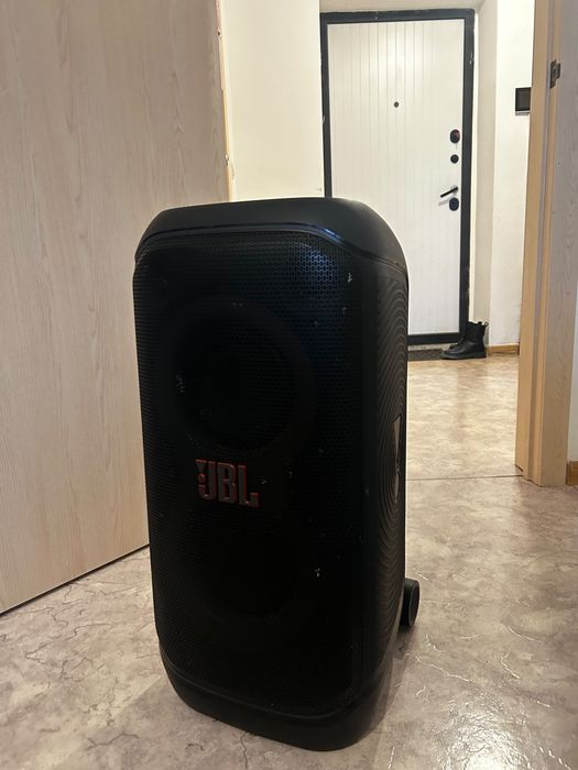 Продам Jbl Party box 320