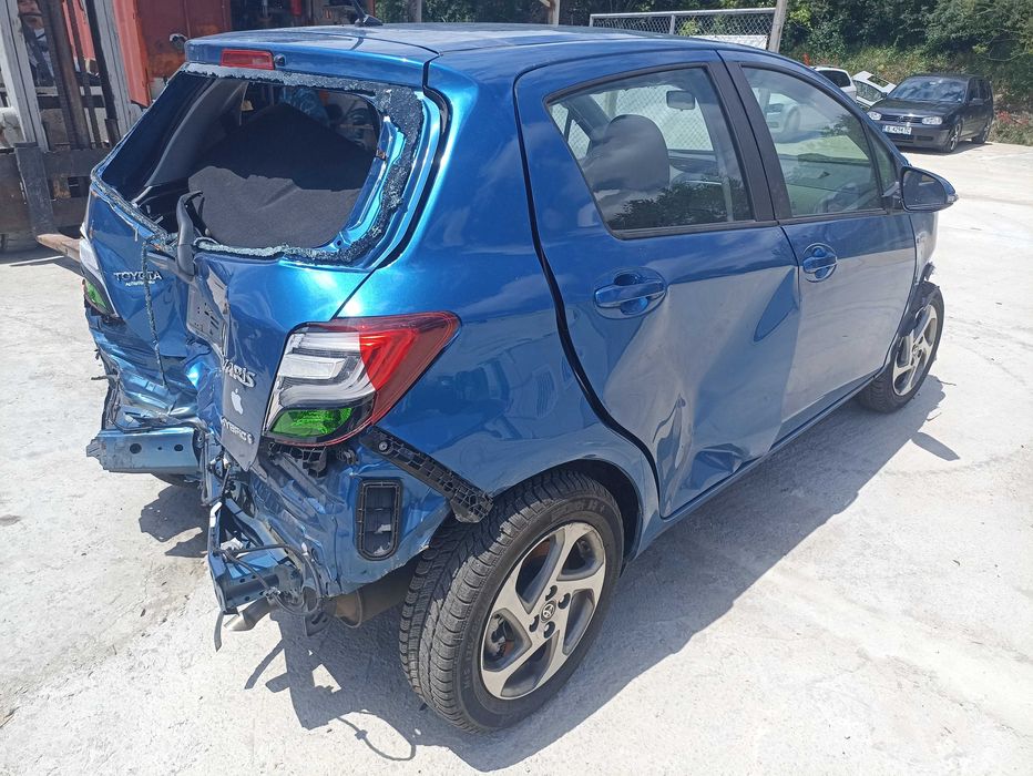 Тойота Ярис хибрид / Toyota Yaris  HYBRID  2016г. P13 - на части
