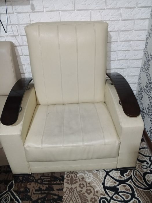 mebel divan holati yaxshi