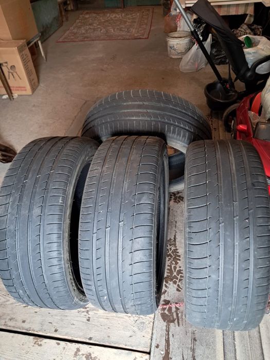 Продам резину Triangle 245/45 R19