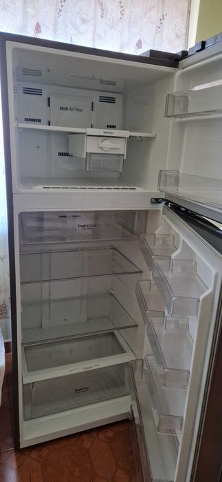 Frigider LG, cu congelator, NO FROST, capacitate mare