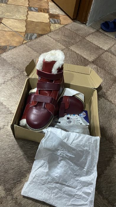 Женская обувь 38-39 размер