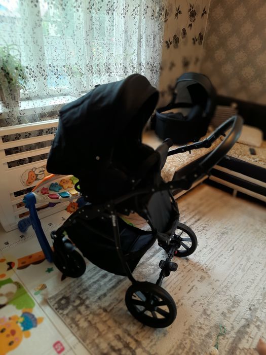 Продаётся коляска 2 в 1, Pituso Nina  производство Польша,.
