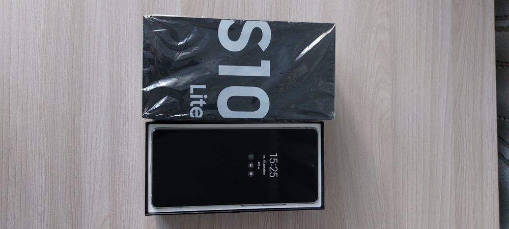 Продам sumsung s10 lite