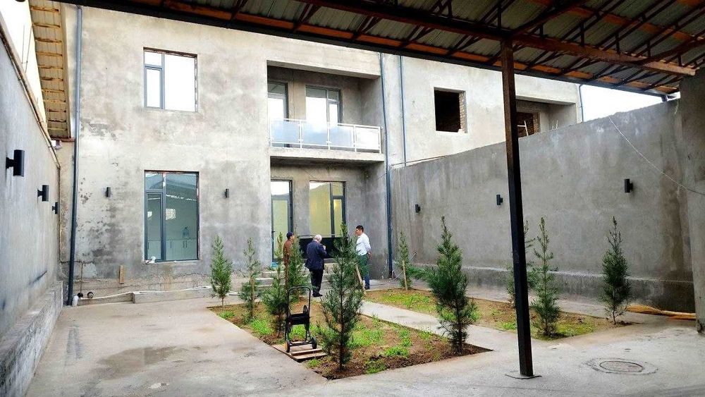 Янги  6 хона 3 уровень 3 сотикли ховли сотилади Кибрай рн