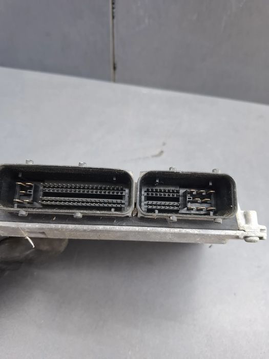 Calculator motor ECU 03D 906 033 F Volkswagen VW Polo 2008
