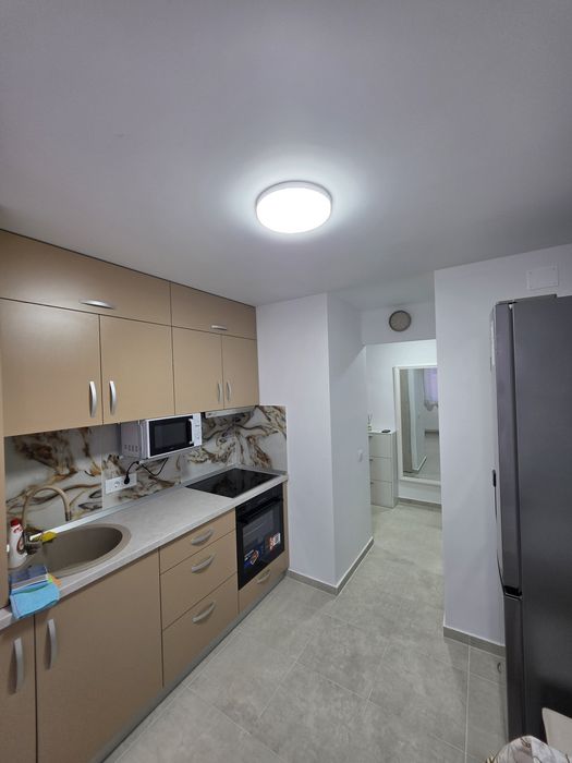Vând apartament cu 3 camere