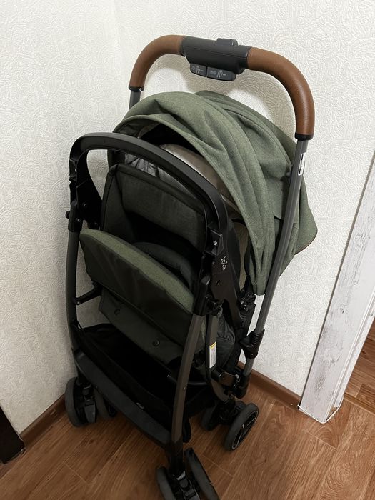Продам коляску Joie