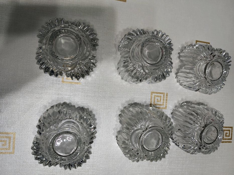 Set 6 boluri de sticla.Pret.60 lei.