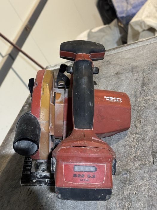 Circular Hilti SCW 22-A cu 2 baterii și încărcător
